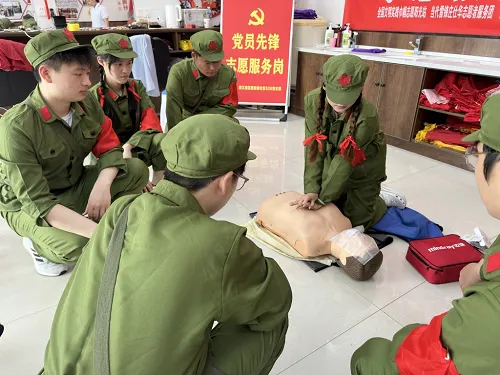 急救技能淬炼红色初心——淮阴工学院研究生暑期社会实践融合生命守护与精神传承