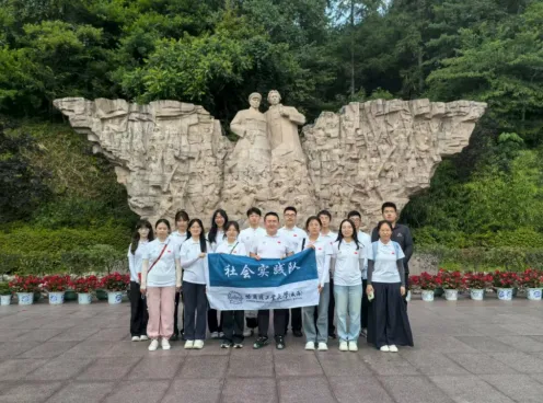 青春为中国式现代化挺膺担当——哈工大(威海)“星火拾光·四秩同行”实践队为乡村振兴注入澎湃动能 image.png