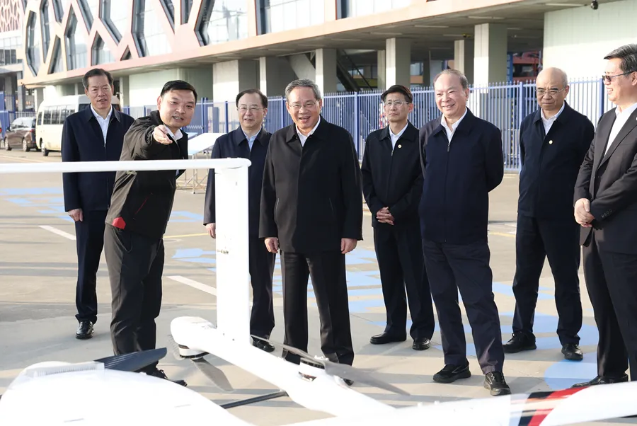 李强在广东调研时强调 厚植创新发展优势 勇立改革开放潮头 只争朝夕做好“十五五”开局之年工作 李强在广东调研时强调 厚植创新发展优势 勇立改革开放潮头 只争朝夕做好“十五五”开局之年工作