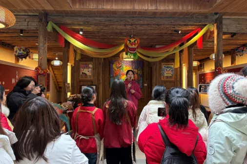 牵“狮”之手,铸“师”之魂——福建幼儿师范高等专科学校社会实践队在宁德霍童古镇开展非遗传承研学活动 image.png