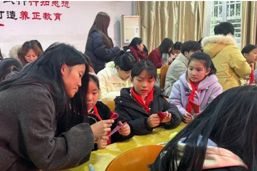 牵“狮”之手,铸“师”之魂——福建幼儿师范高等专科学校社会实践队在宁德霍童古镇开展非遗传承研学活动 image.png