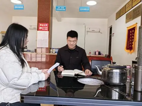 青春视角探寻基层医疗“真实温度”——西安石油大学基层服务调研 图片2.png