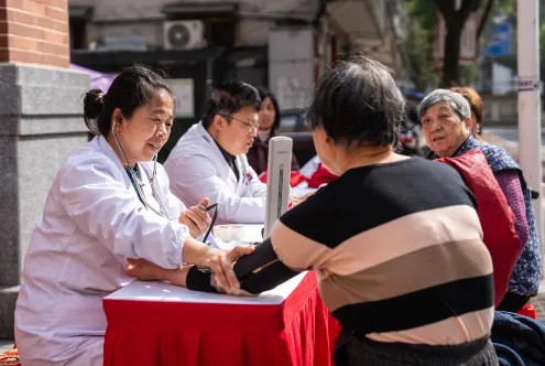 人人学雷锋 传递真善美——全国多地学雷锋志愿服务活动见闻 image.png