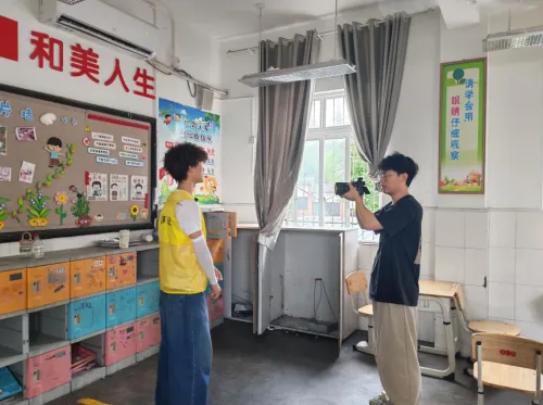 青春下乡送温情 美育相伴助成长————重庆移通学院赴成都开展乡村志愿服务 image.png
