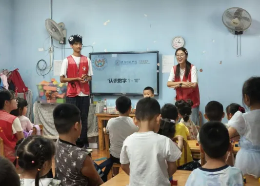 践行青春使命 深耕乡土实践——绵阳师范学院外国语学院“语润羌山·星火实践团”多维赋能助力羌乡乡村振兴 image.png