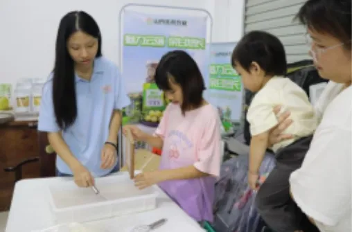 肇庆医学院中医药学院“蒲公英”行动组赴云落镇崩坎村开展社会实践 image.png